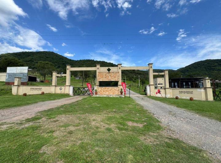 Terreno · 806m²