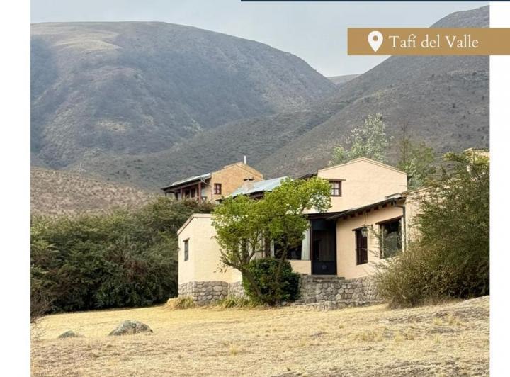 Casa · 3000m² · 4 Dormitorios