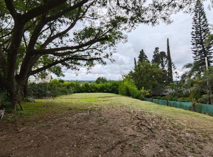 Terreno · 1210m²