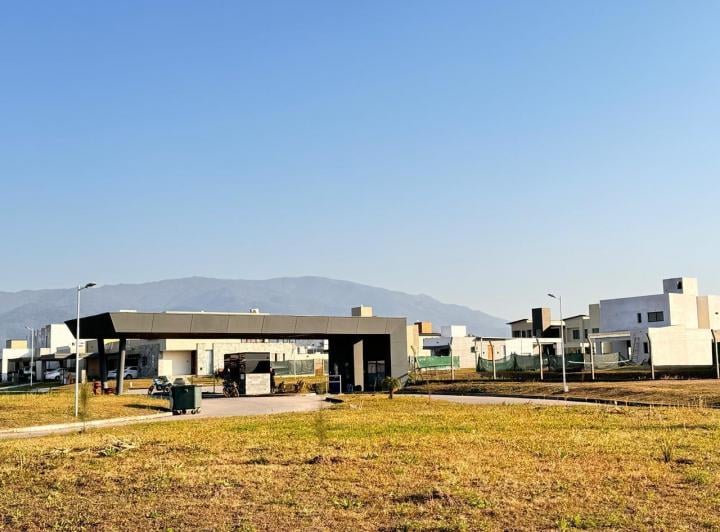 Terreno · 432m²