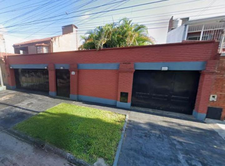 Casa · 223m² · 4 Dormitorios · 5 Cocheras
