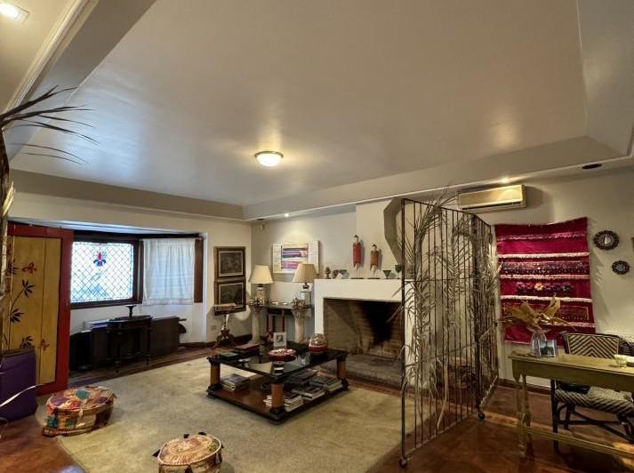 Casa · 550m² · 8 Ambientes