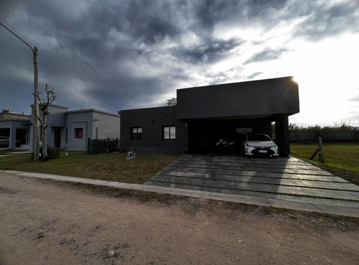 Casa · 150m² · 4 Ambientes · 2 Cocheras