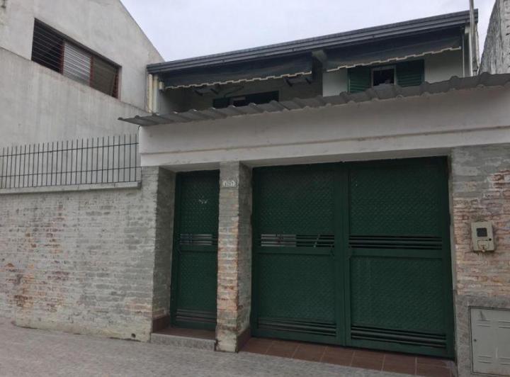 Casa · 200m² · 5 Ambientes · 1 Cochera