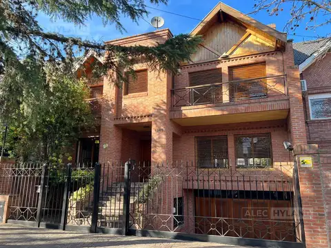 Casa en Alquiler en Martínez Libertador / Río, Martínez