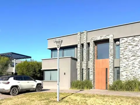 Casa en Alquiler en Countries y Barrios Cerrados en Ezeiza, Partido de Ezeiza