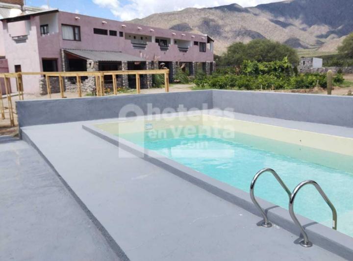 Hotel · 2000m²