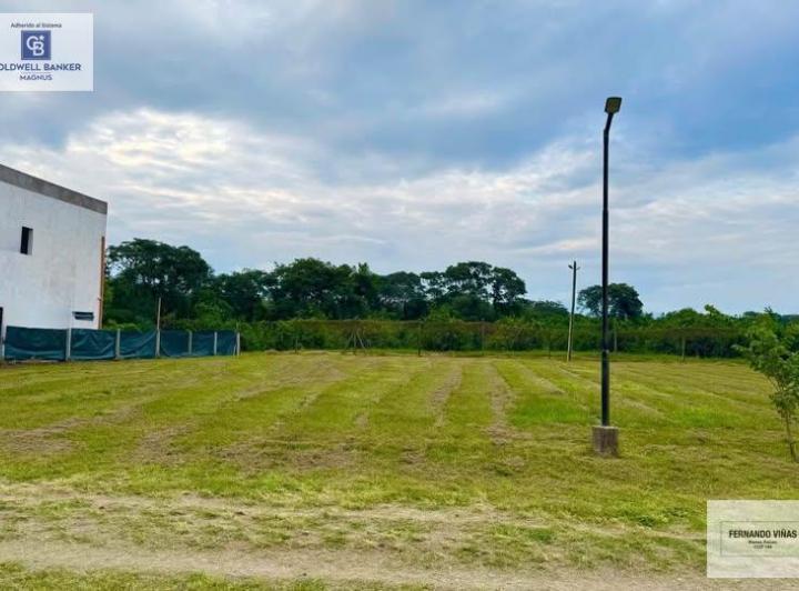 Terreno · 676m²