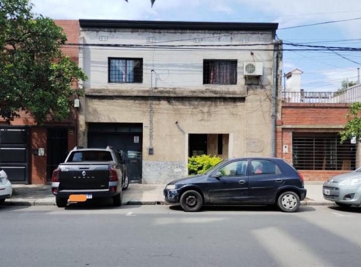 Casa · 180m² · 6 Ambientes