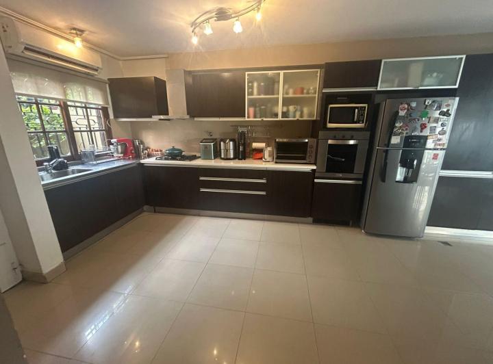 Casa · 193m² · 6 Ambientes