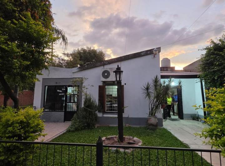 Casa · 300m² · 6 Ambientes · 1 Cochera