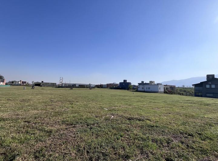 Terreno · 610m²