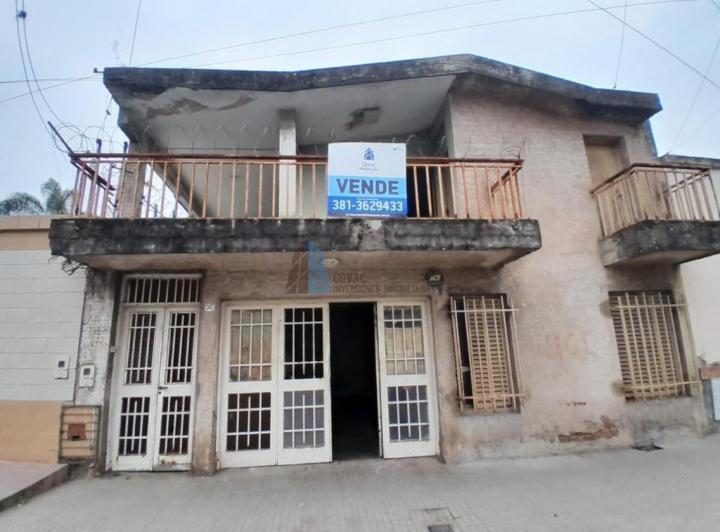 Casa · 240m² · 8 Ambientes · 1 Cochera