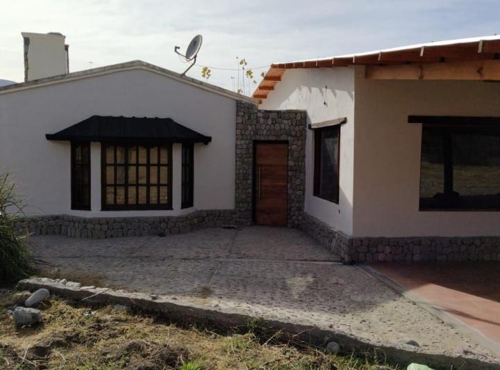 Casa · 296m² · 5 Ambientes · 1 Cochera