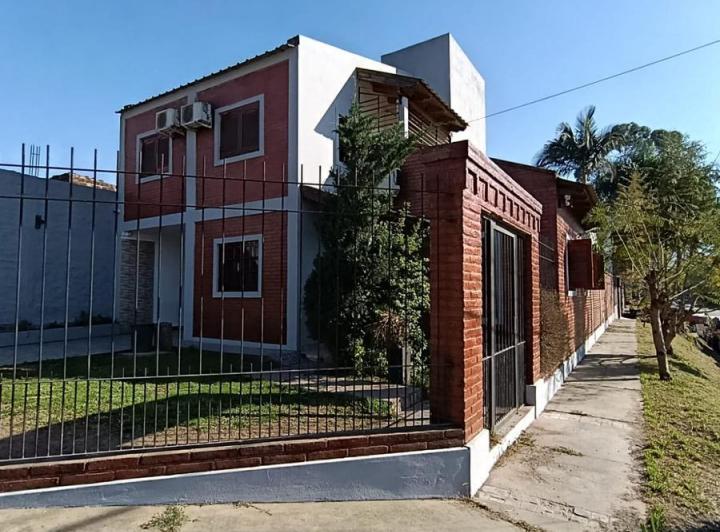 Casa · 147m² · 3 Dormitorios · 2 Cocheras