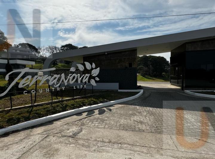 Terreno · 697m²