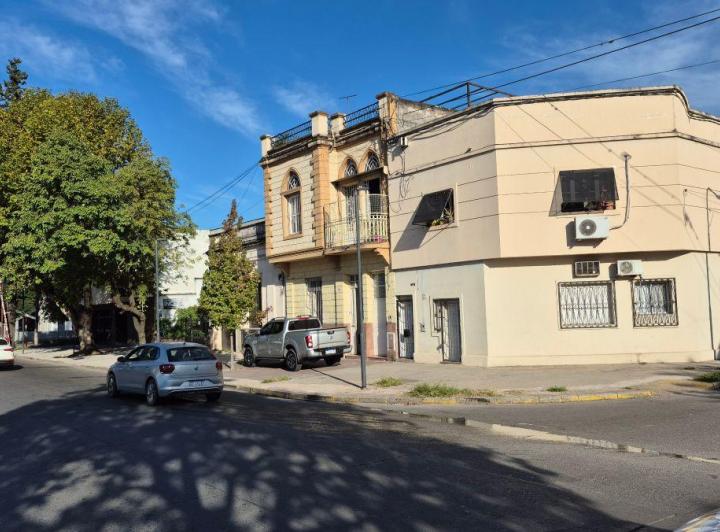 Casa · 165m² · 9 Ambientes