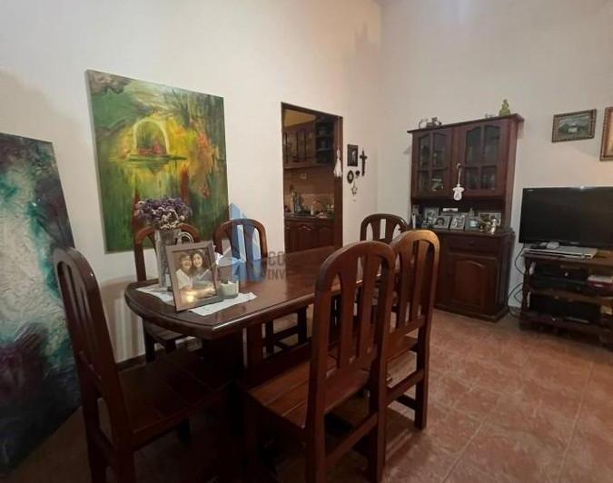 Casa · 130m² · 5 Ambientes · 1 Cochera