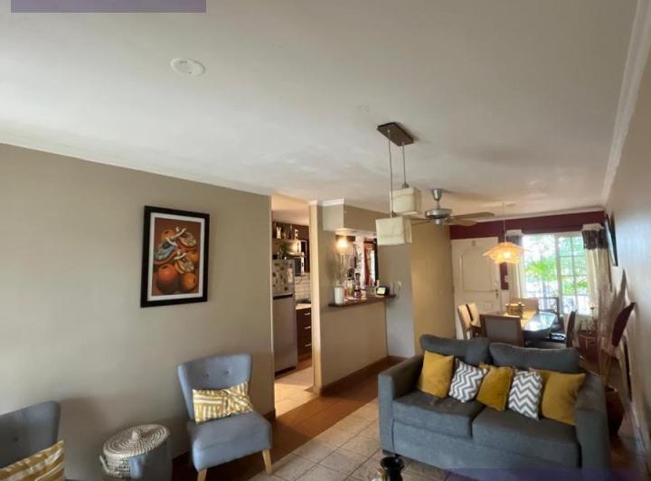 Casa · 300m² · 5 Ambientes · 1 Cochera
