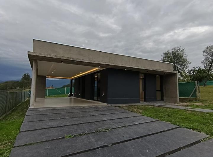 Casa · 81m² · 2 Dormitorios