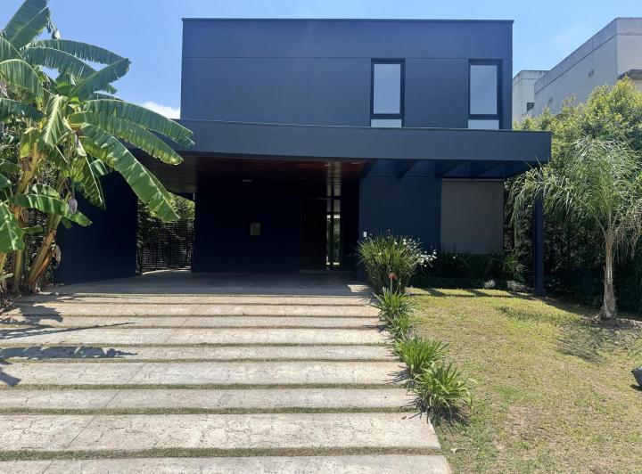 Casa · 174m² · 5 Ambientes · 2 Cocheras