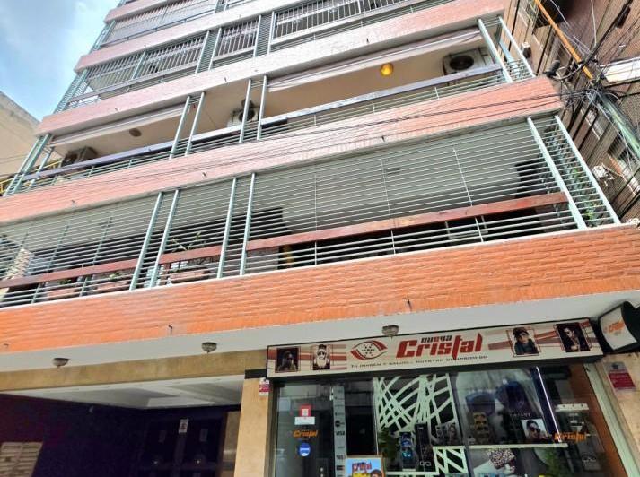 Departamento · 216m² · 6 Ambientes · 1 Cochera