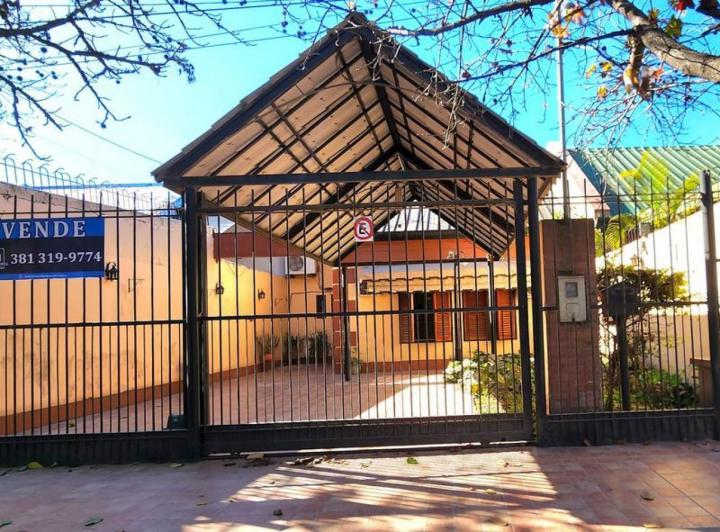 Casa · 130m² · 6 Ambientes · 1 Cochera