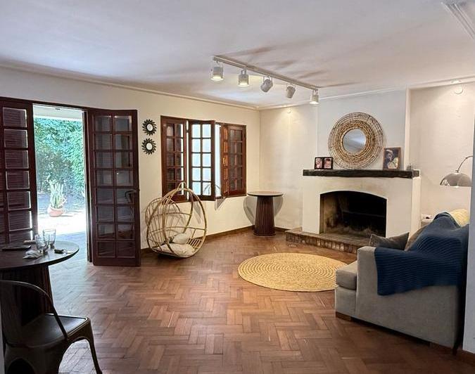 Casa · 270m² · 6 Ambientes · 4 Cocheras