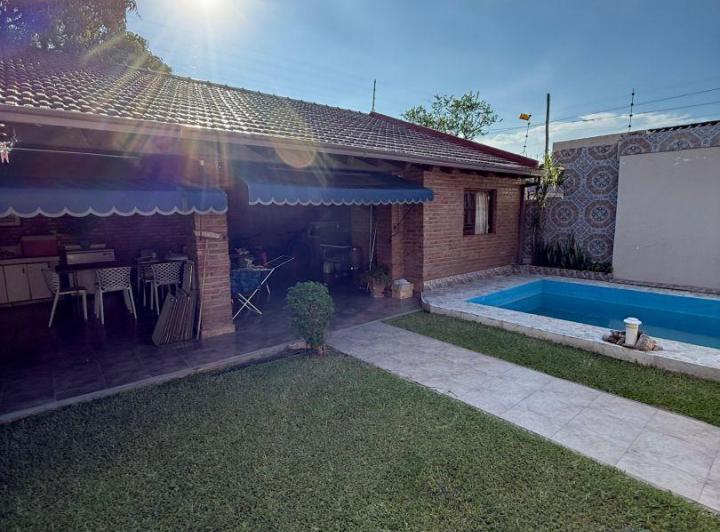 Casa · 170m² · 3 Dormitorios · 2 Cocheras