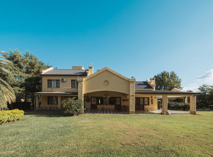 Casa · 184m² · 4 Dormitorios · 3 Cocheras