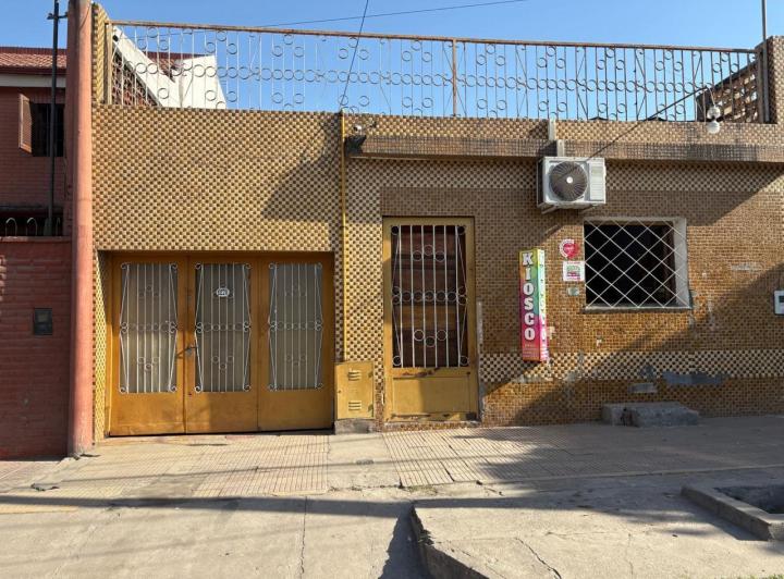 Terreno · 130m² · 5 Ambientes · 1 Cochera