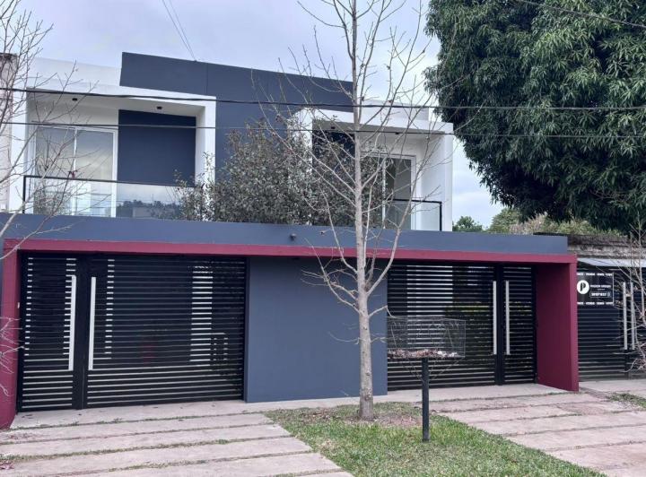 Edificio · 210m² · 2 Cocheras