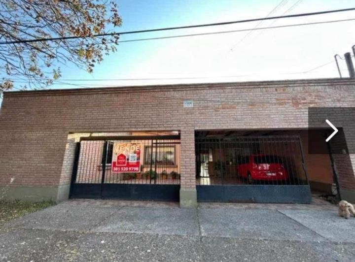 Casa · 200m² · 5 Ambientes