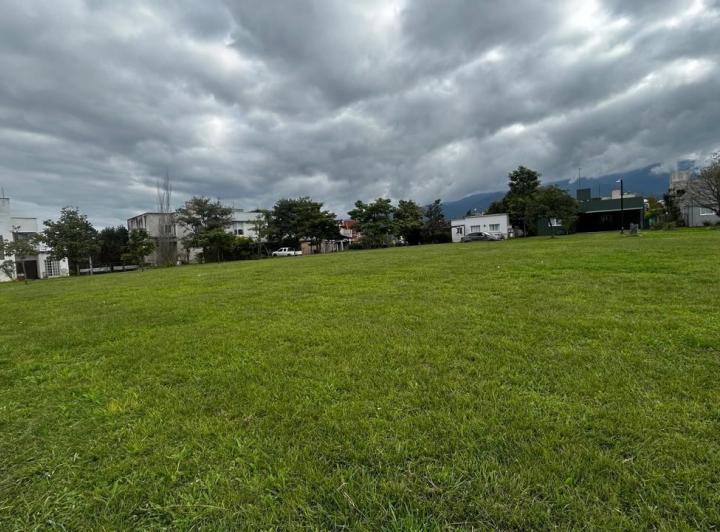 Terreno · 586m²
