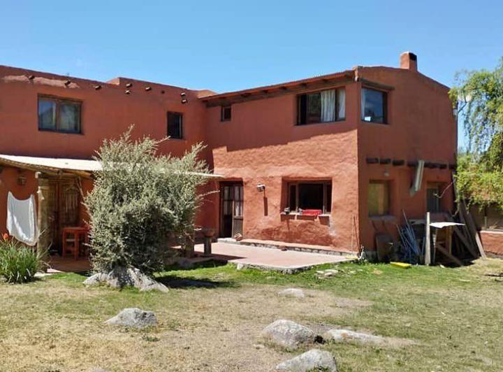 Casa · 300m² · 5 Ambientes