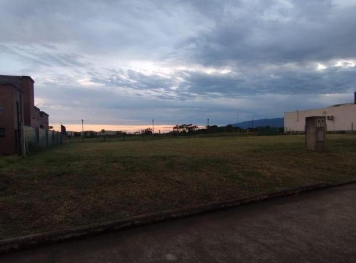 Terreno · 375m²