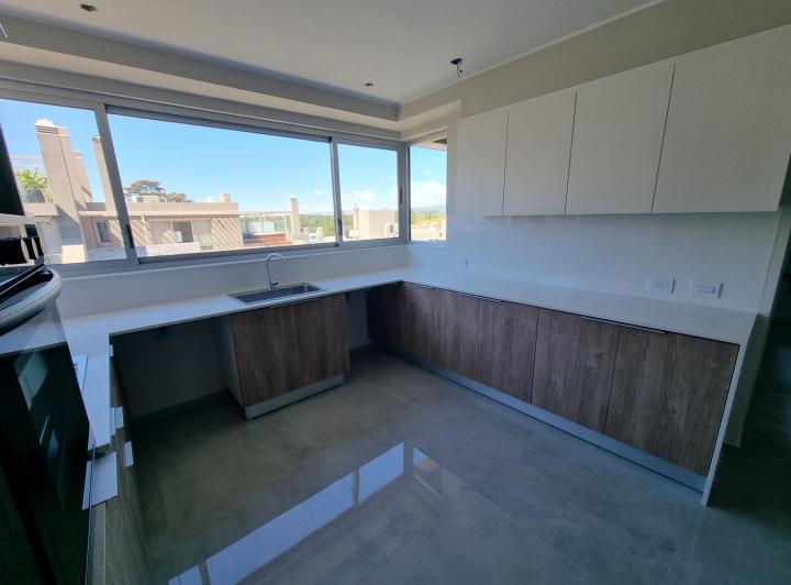 Departamento · 142m² · 5 Ambientes · 2 Cocheras