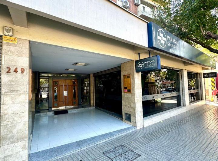Oficina comercial · 120m² · 4 Ambientes · 1 Cochera