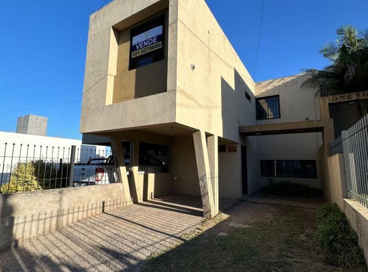 Casa · 130m² · 1 Ambiente · 1 Cochera