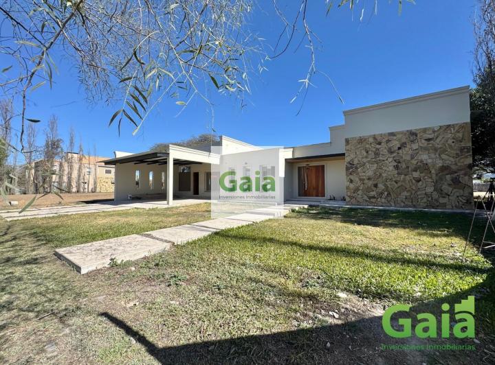 Casa · 216m² · 4 Ambientes