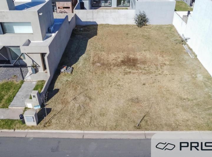 Terreno · 360m²
