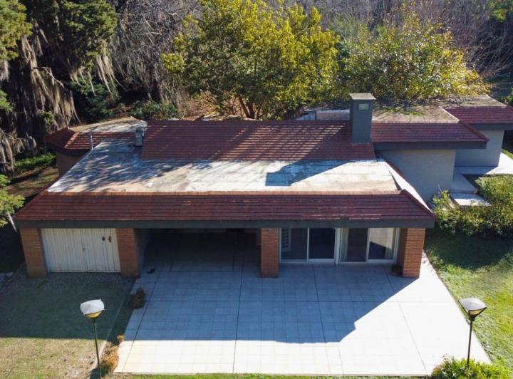 Casa · 220m² · 5 Ambientes · 1 Cochera