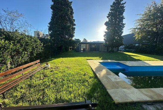 Casa · 148m² · 5 Ambientes · 2 Cocheras