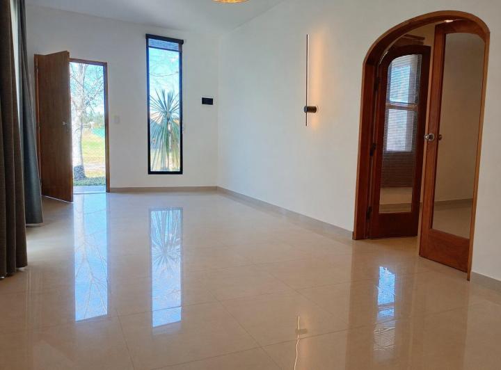 Casa · 100m² · 4 Ambientes · 1 Cochera