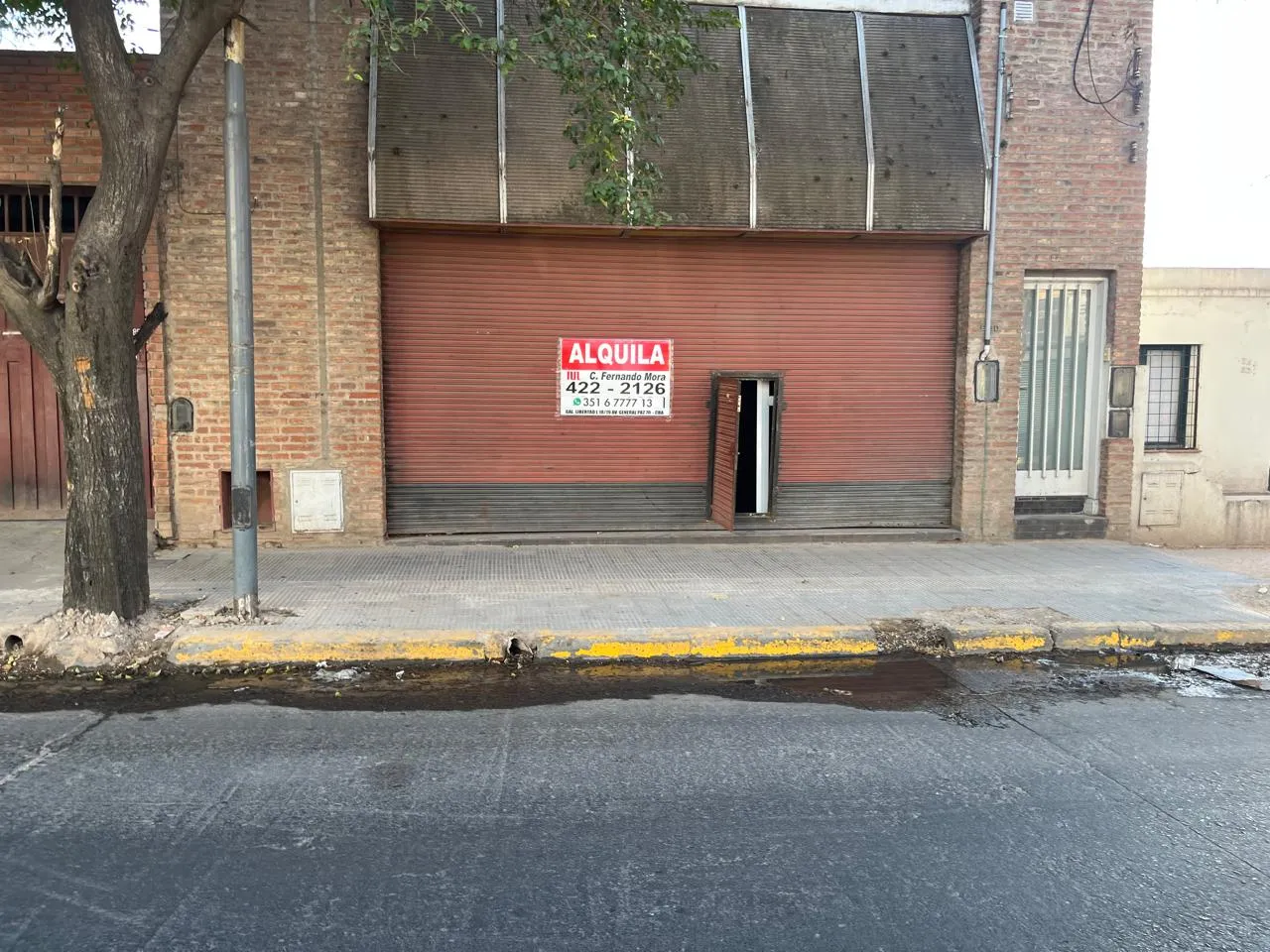 !!SE ALQUILA LOCAL EN RIO NEGRO 800¡¡- NO COBRAMOS DEPOSITO-