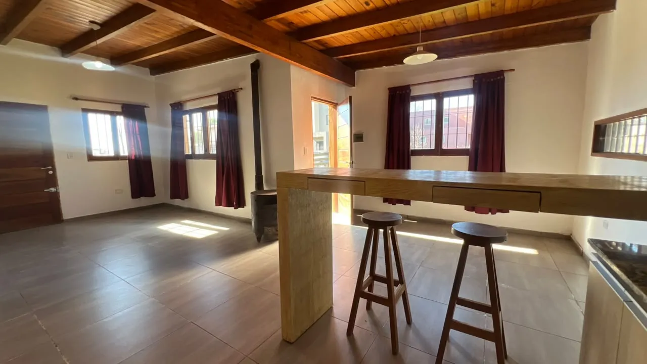 CASA 3 DORM. CON PILETA EN VENTA B° MI VALLE