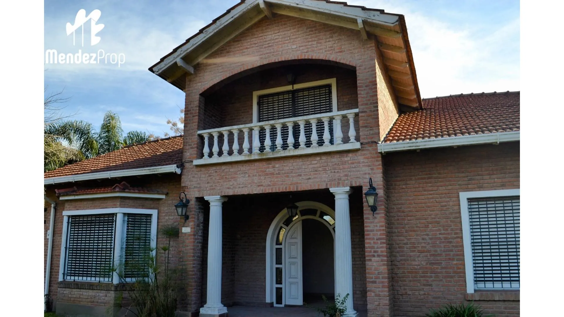 CASA EN VENTA EN BARRIO PARQUE EL TREBOL EZEIZA.