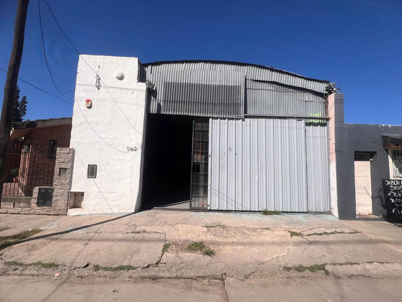 GALPÓN EN ALQUILER – BARRIO PRIMERO DE MAYO