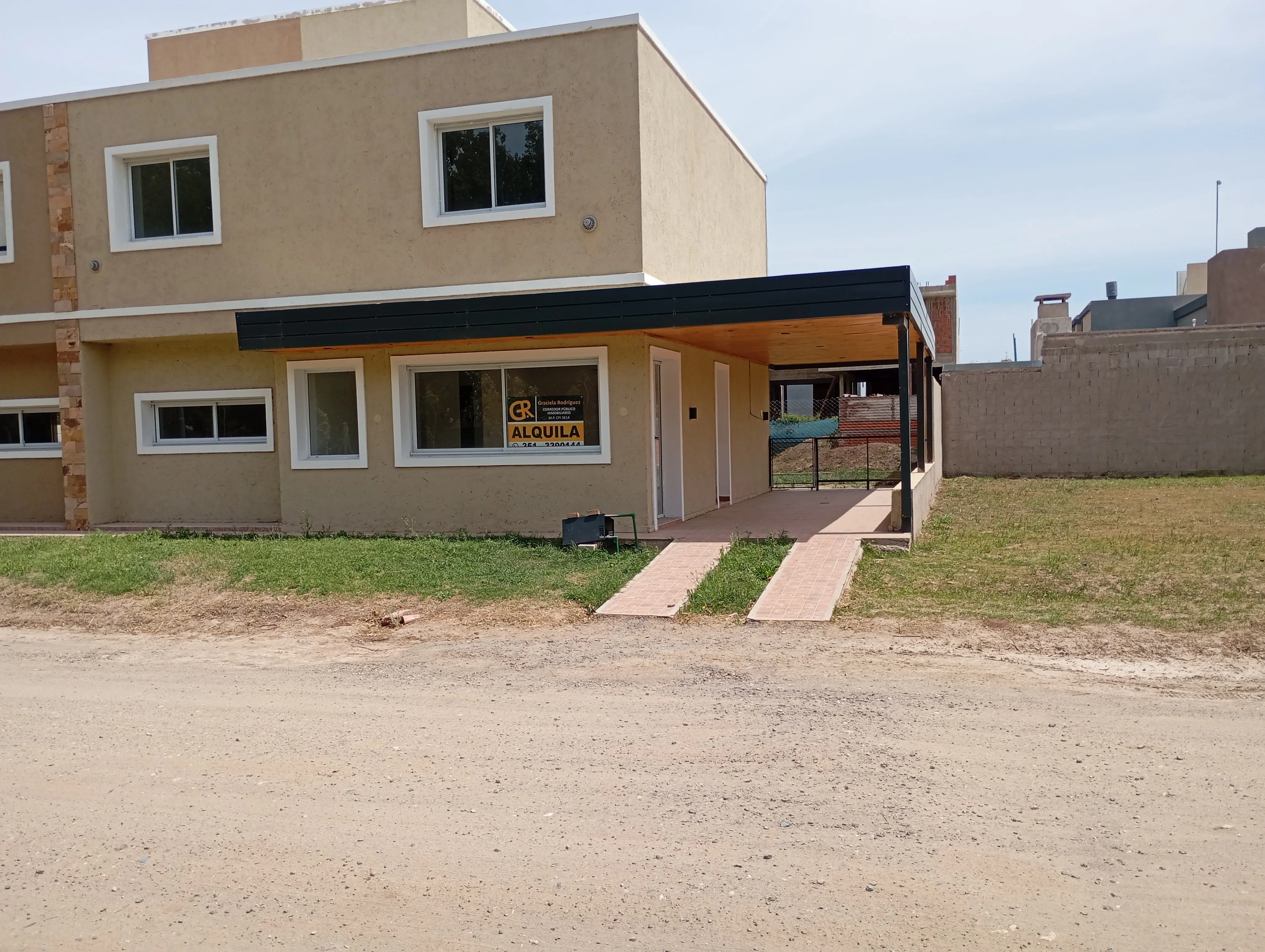 ALQUILO DUPLEX 3 DORM EN URB. LAS TOSCAS. B° PRIVADO EN V. ESQUIU. CÓRDOBA