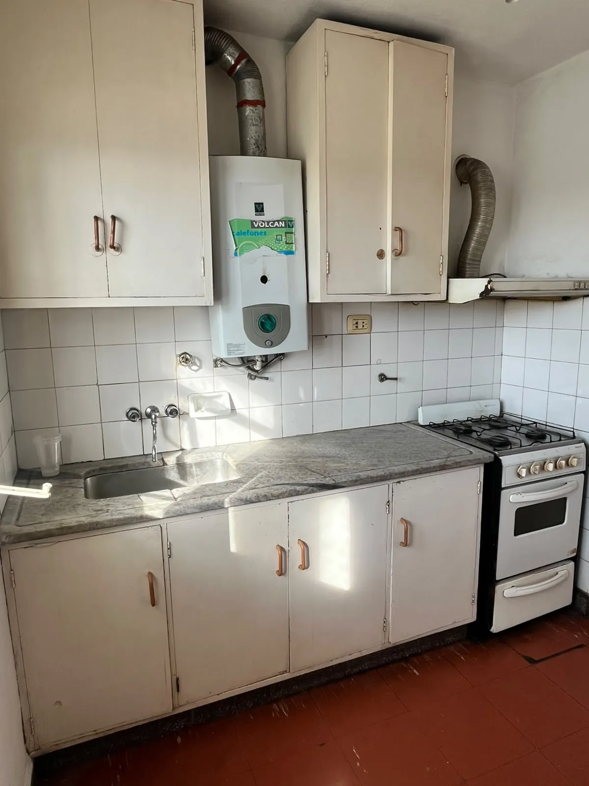 ALQUILO DEPARTAMENTO DUPLEX DOS DORMITORIOS SOBRE AV SABATINI